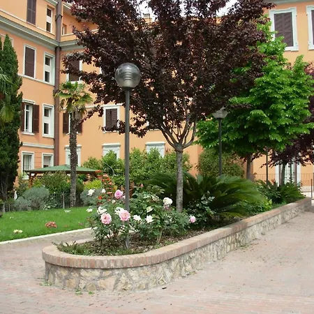 Maria Rosa Molas - Casa Per Ferie 3* Rzym
