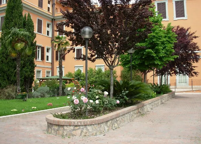 Maria Rosa Molas - Casa Per Ferie 3* روما