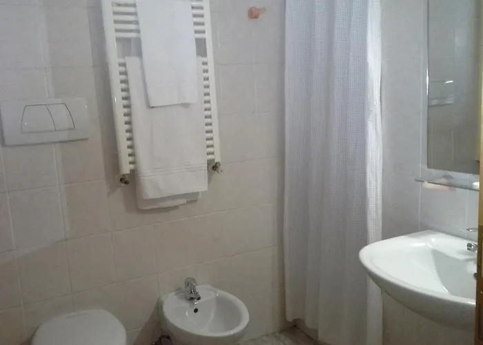 Maria Rosa Molas - Casa Per Ferie 3*