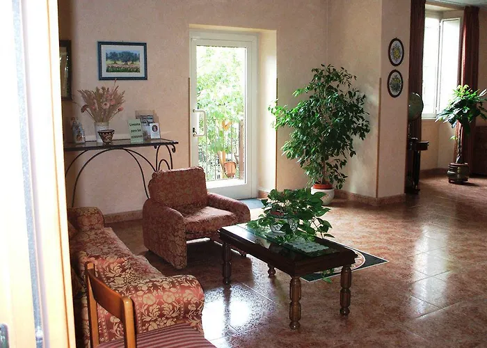 Maria Rosa Molas - Casa Per Ferie 3* روما